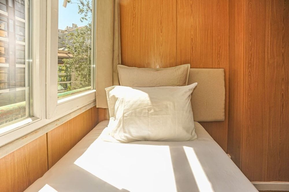 My Fair Lisbon -modern flat with elevator in central Lisbon Single Room, Shared Bathroom (4) 2