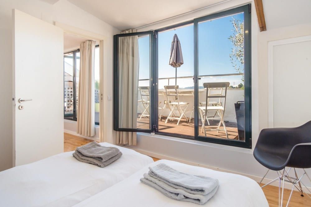 undefined LV Premier P Real PI1 Central River Views Terrace 8