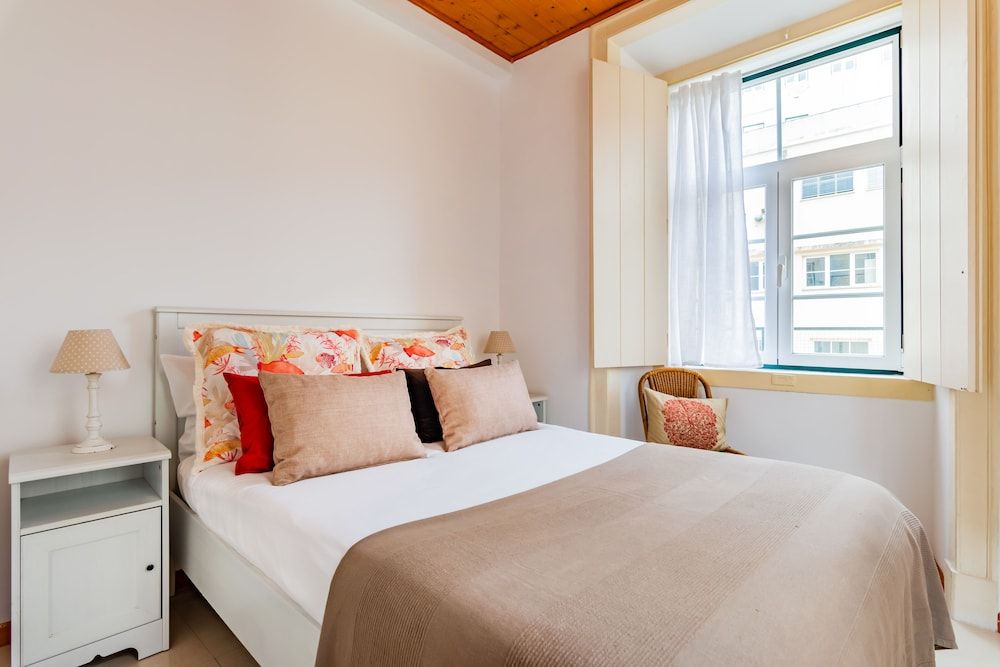 undefined 1BR Apartment - Downtown Lisbon - Chiado 4