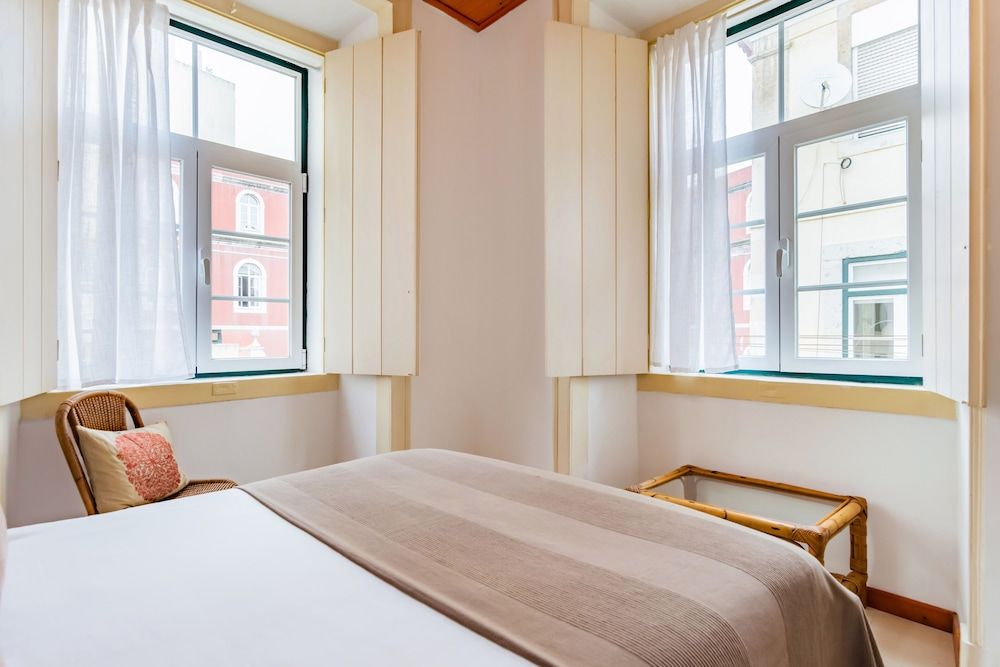 undefined 1BR Apartment - Downtown Lisbon - Chiado 6