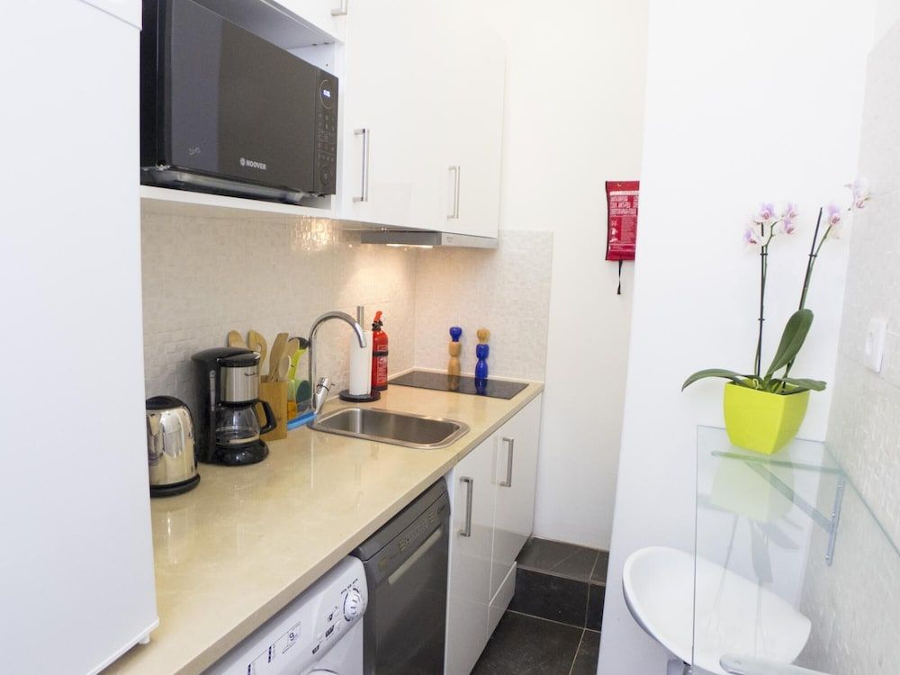 LV Premier Chiado CH9 Elevator Balconies Center Apartment 22