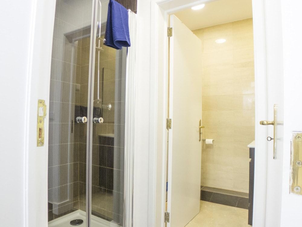 LV Premier Chiado CH9 Elevator Balconies Center Apartment 10