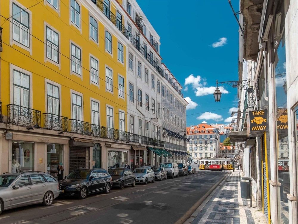 undefined LV Premier Baixa FI Central Balcony Space AC 3