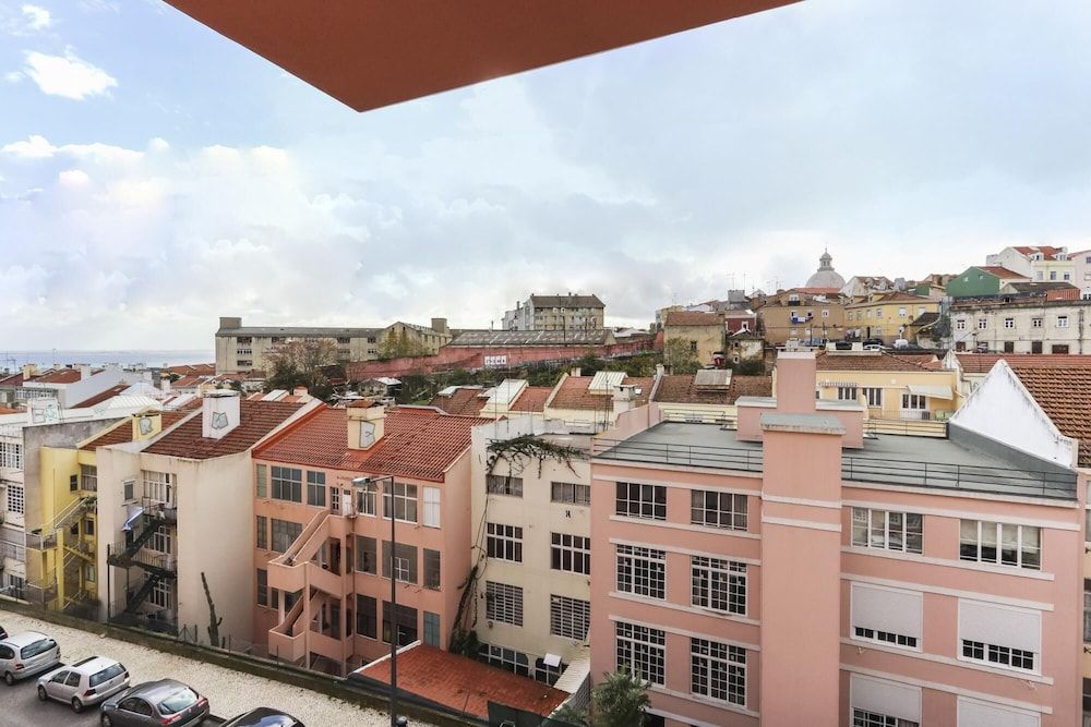 Modern GRA A by Homing Apartment 21