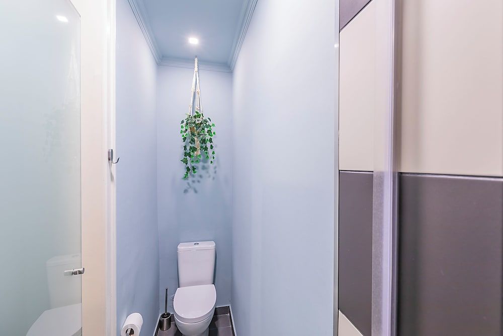 LR Guest House Basic Double Room 6