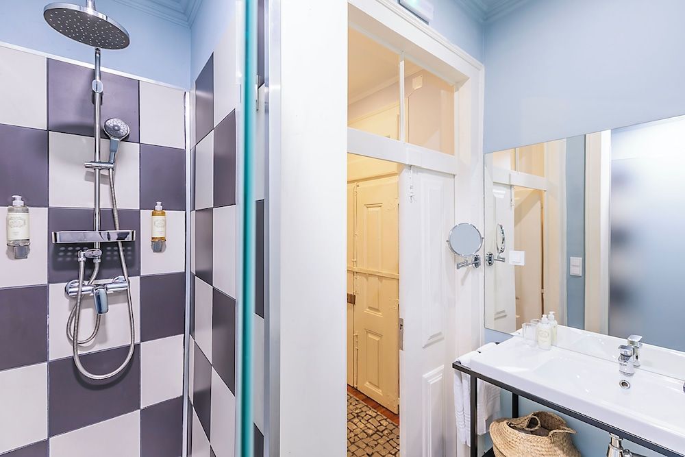 LR Guest House Basic Double Room 4