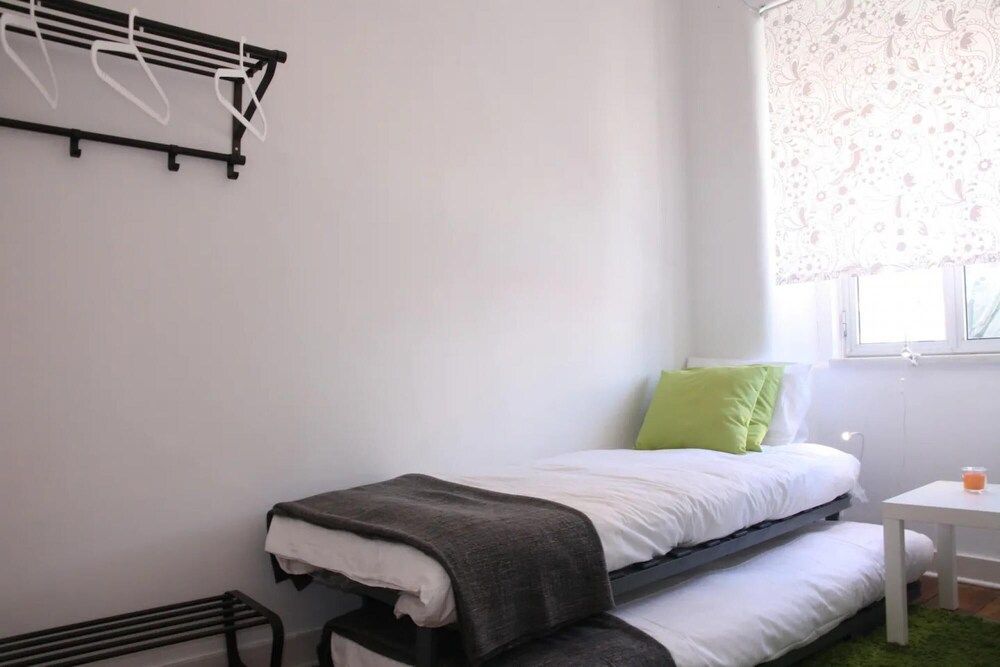 undefined Parliament River View II by Homing 7