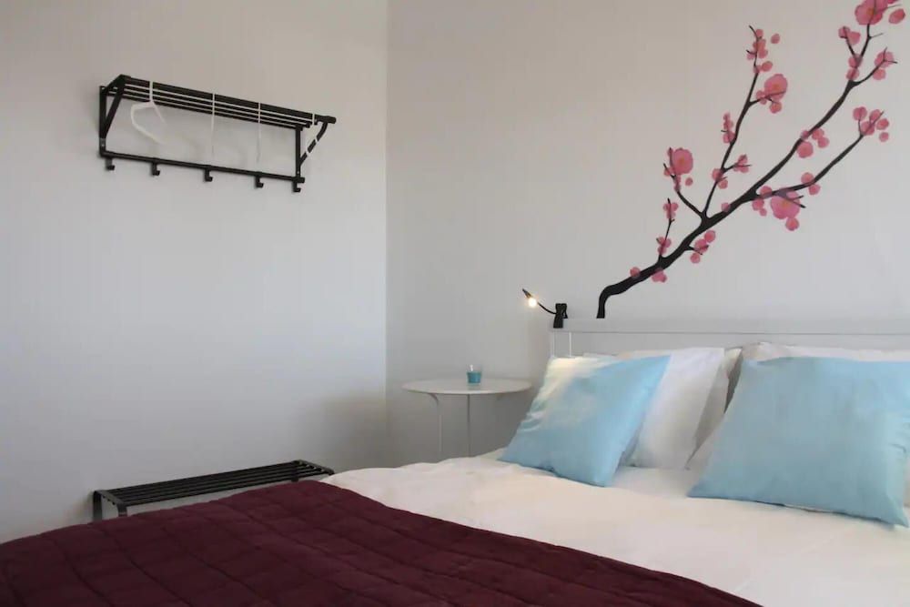 undefined Parliament River View II by Homing 2