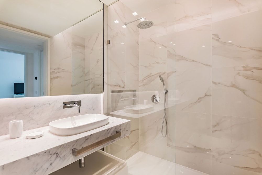 Lisbon 20 Modern Flat Apartment, 1 Double Bed with Sofa bed, Balcony 9