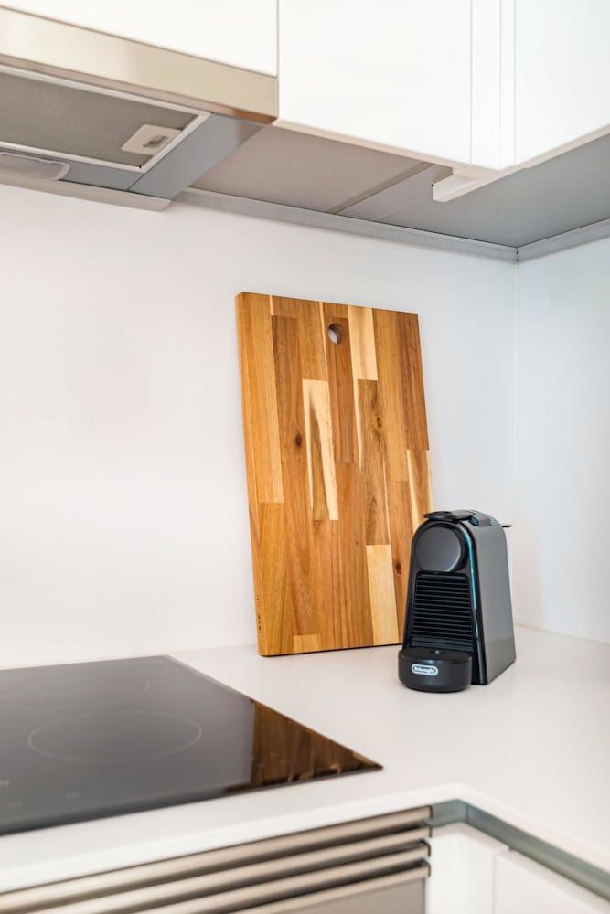 Lisbon 20 Modern Flat Apartment, 1 Double Bed with Sofa bed, Balcony 11