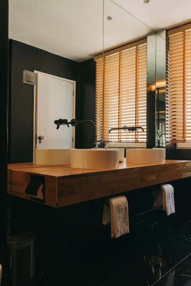 The Felix 10 Premium Double or Twin Room 14