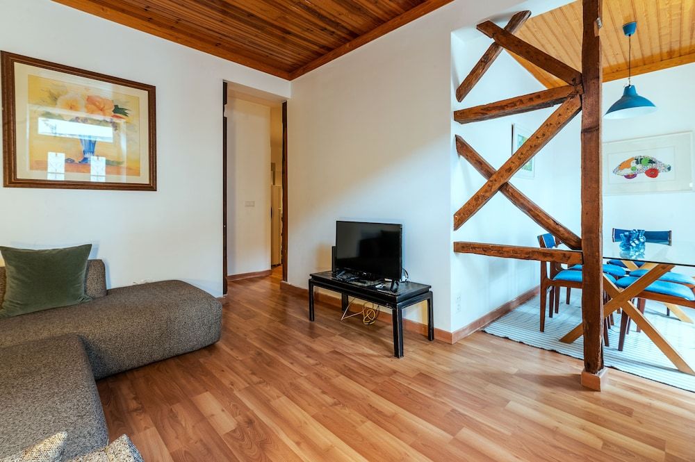 Portas do Teatro Apartments Family Apartment 17