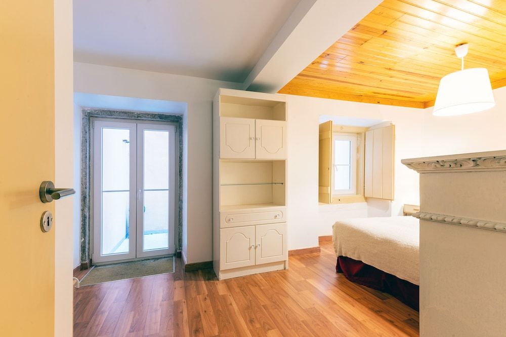 Portas do Teatro Apartments Family Apartment