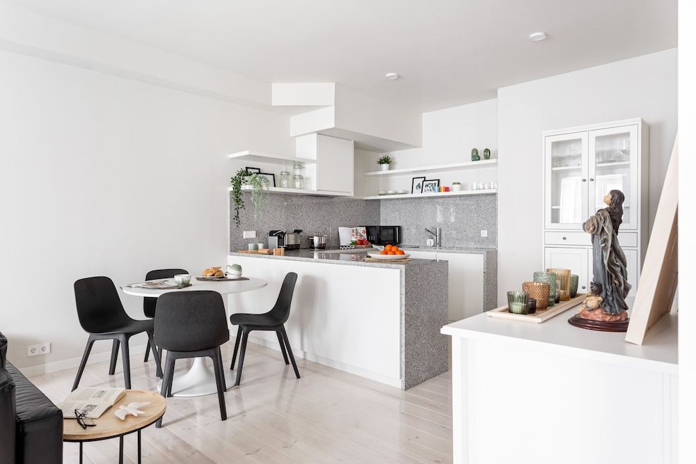 undefined JOIVY Superb 1-Br Flat Near Jardim Da Estrela 9