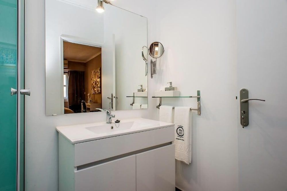 Ph Downtown Suites Superior Double Room 8