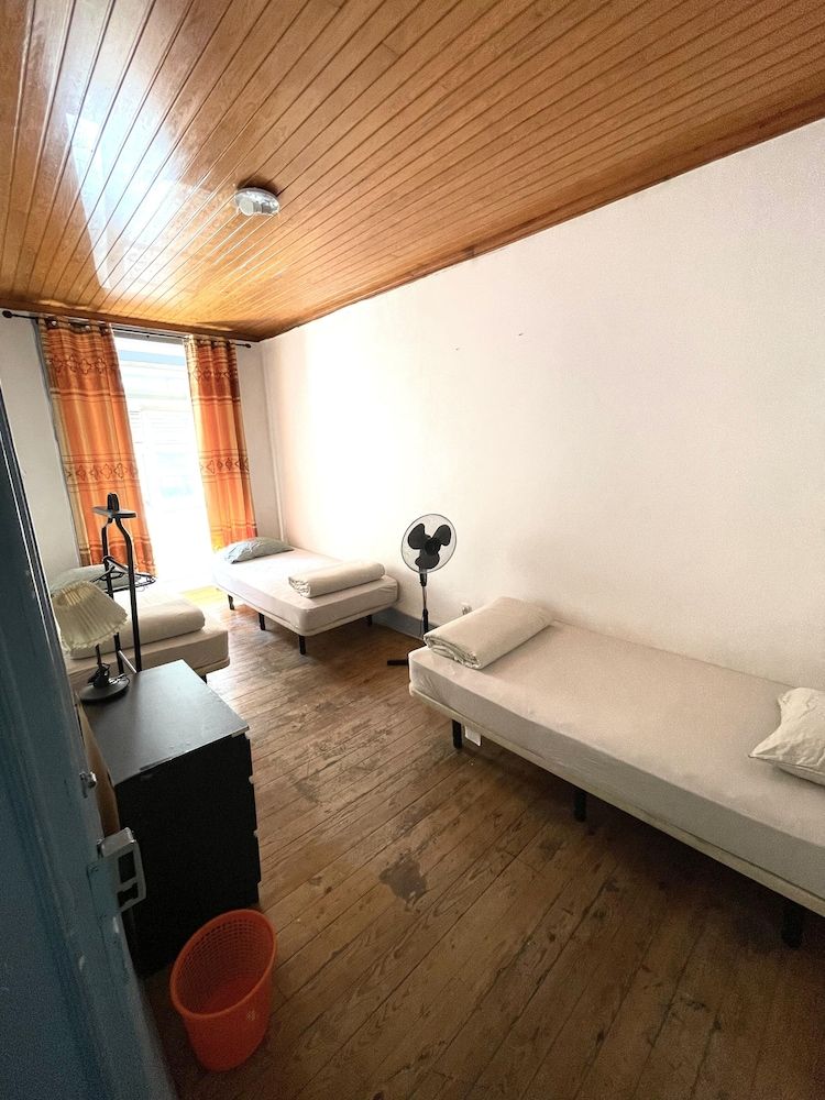 Lisboa Parque Guest House Basic Triple Room, 3 Twin Beds