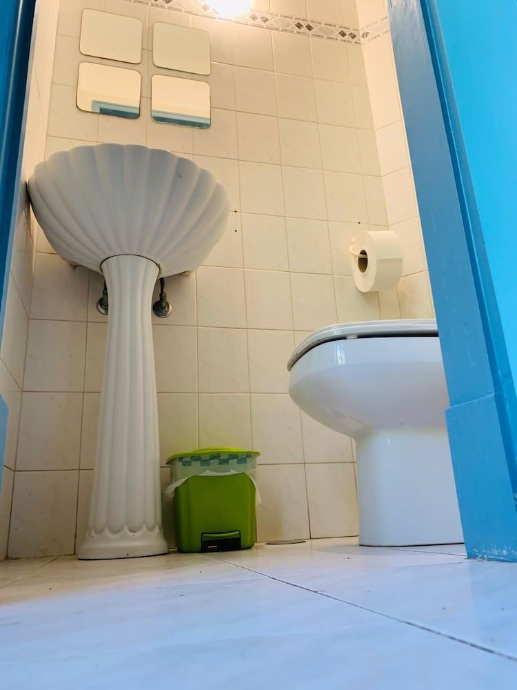 Lisboa Parque Guest House Basic Triple Room, 3 Twin Beds 4