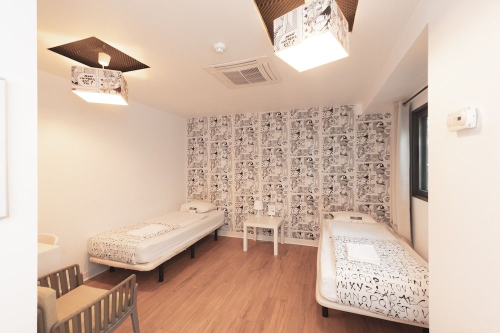 Lisbon Destination Hostel Triple Room, Shared Bathroom (Private Room) 3