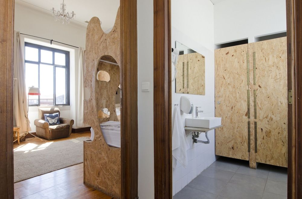 Sunset Destination Hostel Shared Dormitory, Mixed Dorm, Shared Bathroom (1 Bed in a 10 Bed Dorm) 9