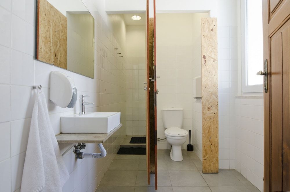 Sunset Destination Hostel Shared Dormitory, Mixed Dorm, Shared Bathroom (1 Bed in a 10 Bed Dorm) 8