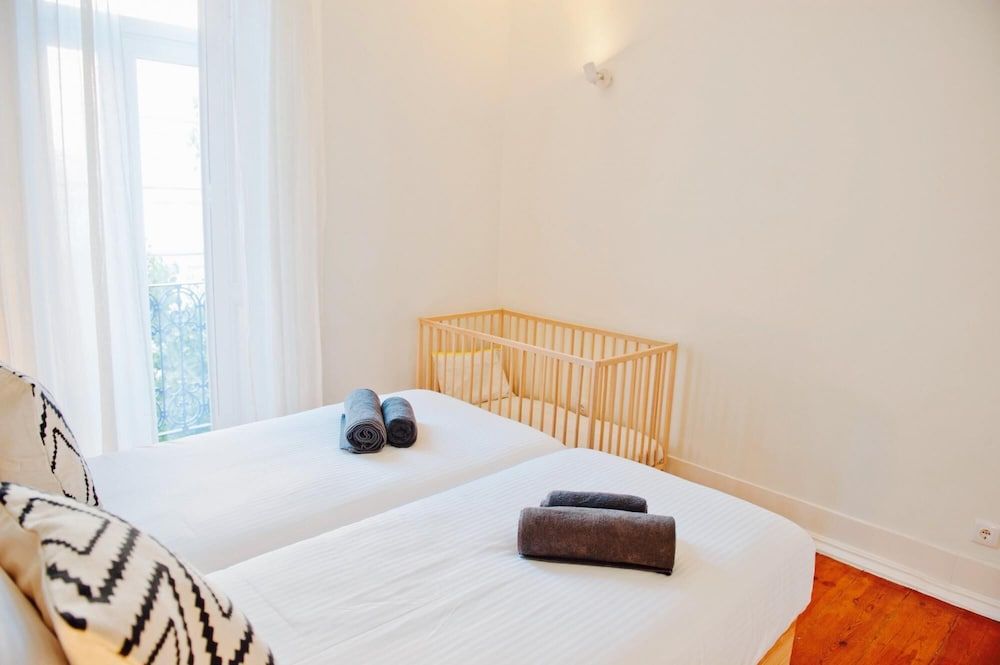 undefined Beautiful Dreamers Avenida Liberdade Cr3d 9