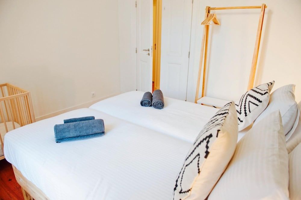 undefined Beautiful Dreamers Avenida Liberdade Cr3d 8