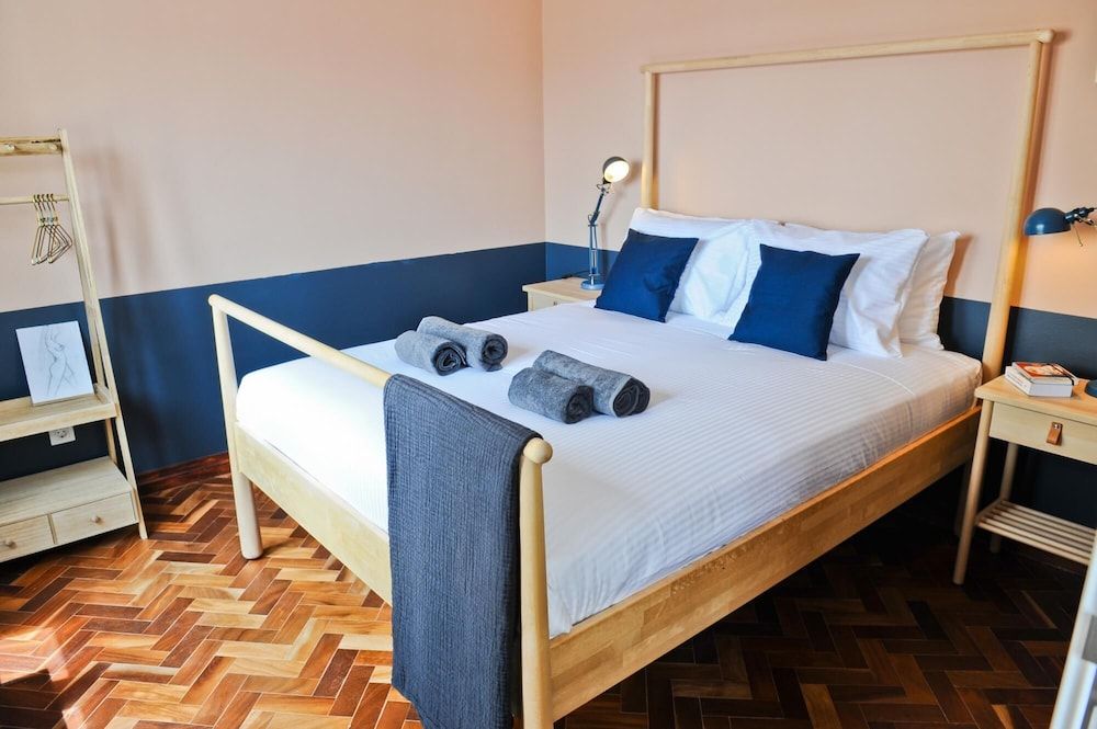 undefined Champagne Vibes in Lisbon - By Misha s Place 5c