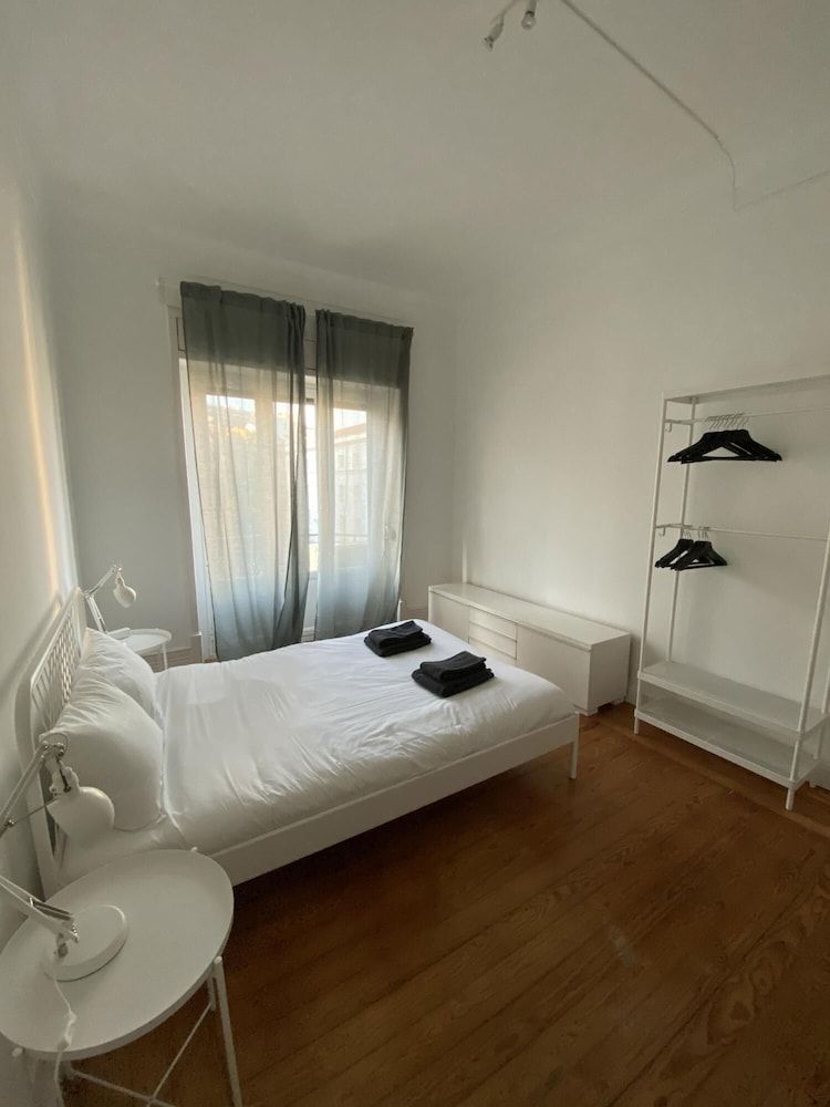 undefined The Blackbird at Liberdade Av 8