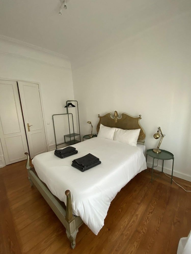 undefined The Blackbird at Liberdade Av 10