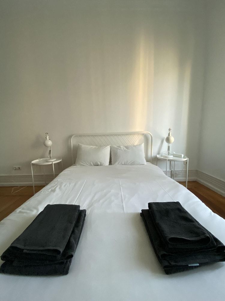 undefined The Blackbird at Liberdade Av 9