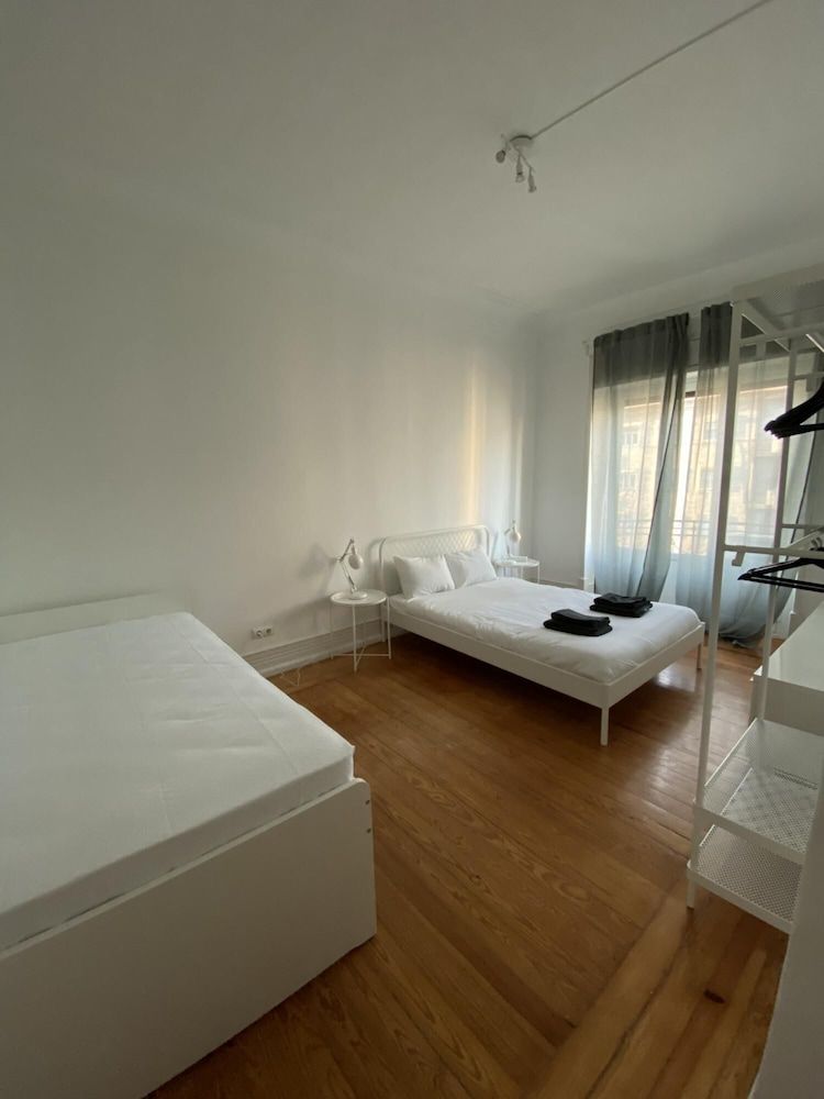 undefined The Blackbird at Liberdade Av 4