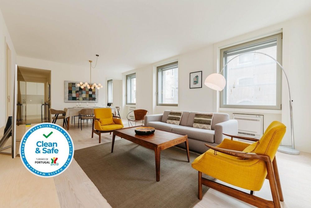 undefined Lady Madonna in Lisboa Ciudad