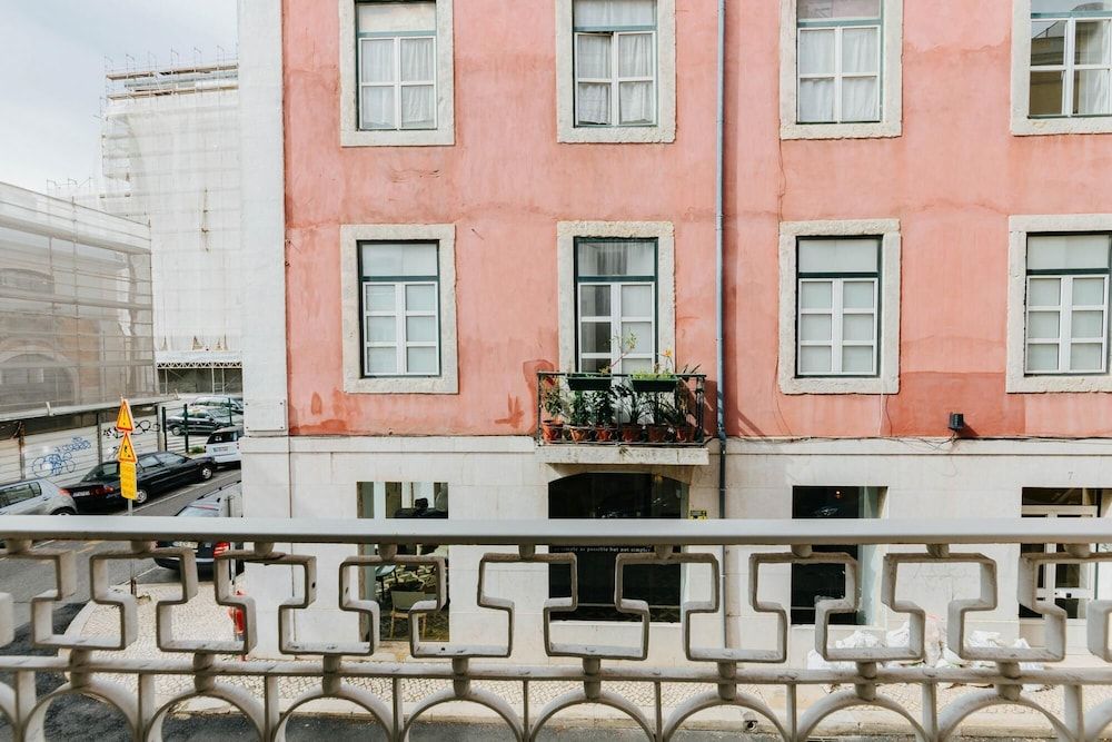 undefined Lady Madonna in Lisboa Ciudad 2