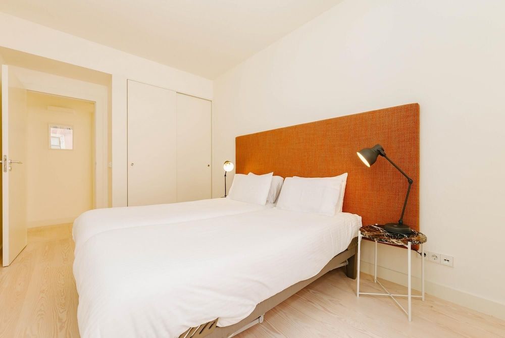 undefined Lady Madonna in Lisboa Ciudad 10