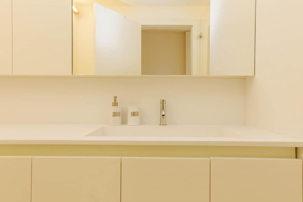 Lady Madonna in Lisboa Ciudad Apartment 22