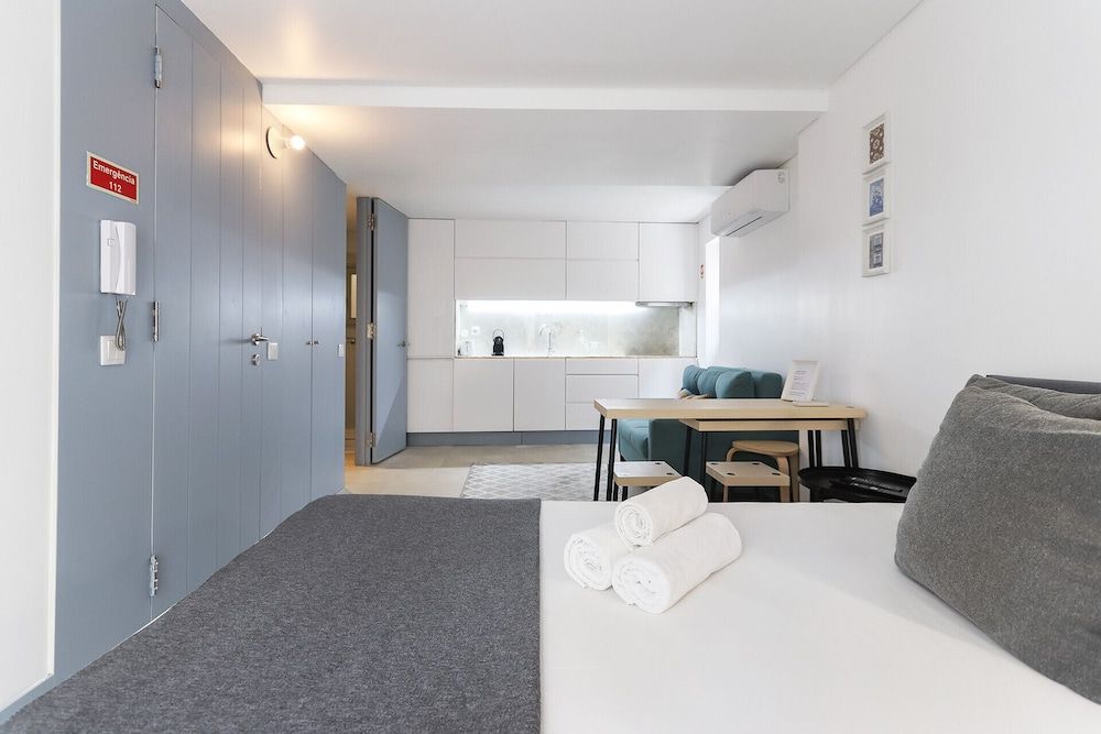 undefined Alfama Orange Loft by Homing 5