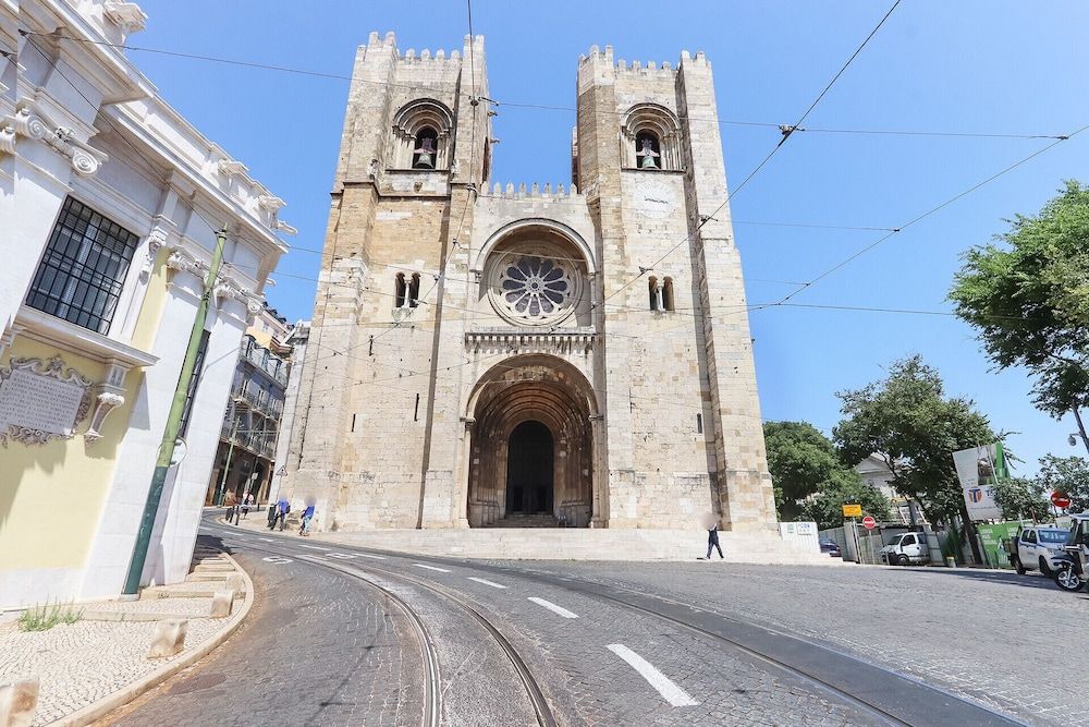 undefined Alfama Orange Loft by Homing 2