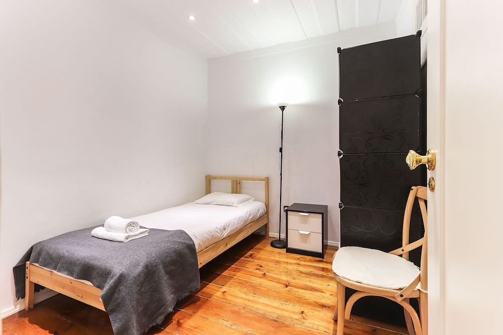 undefined Downtown Stylish by Homing 7