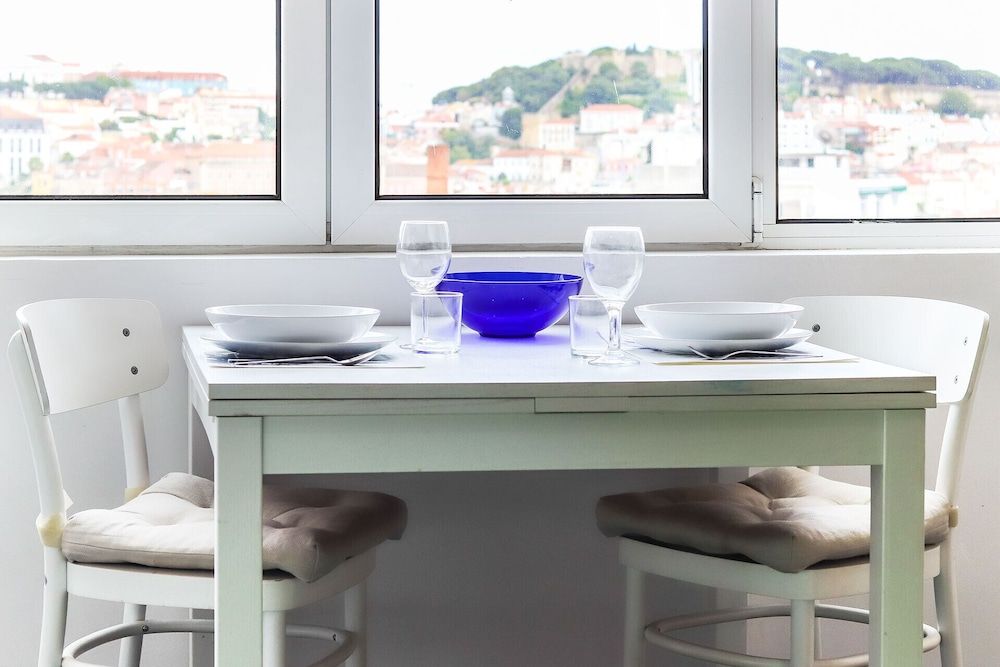 undefined Sunny Flat City View by Homing 4