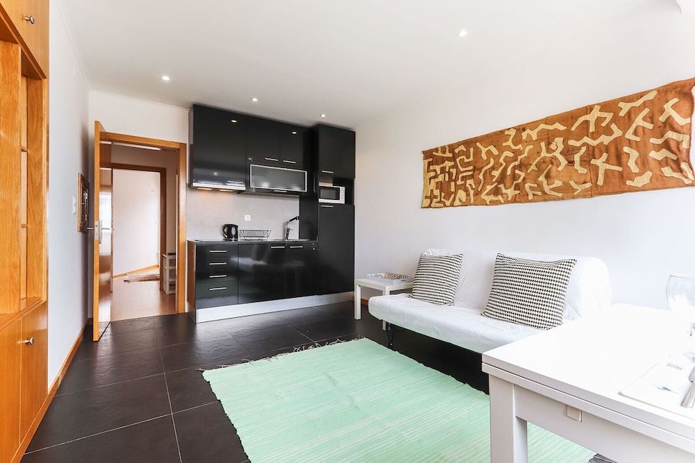 undefined Sunny Flat City View by Homing 3