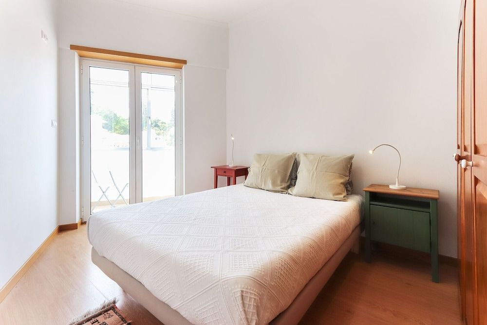 undefined Sunny Flat City View by Homing 7