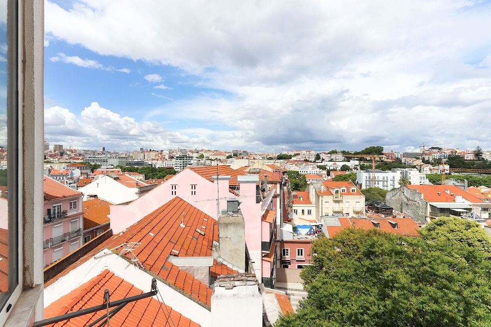 undefined Sunny Flat City View by Homing