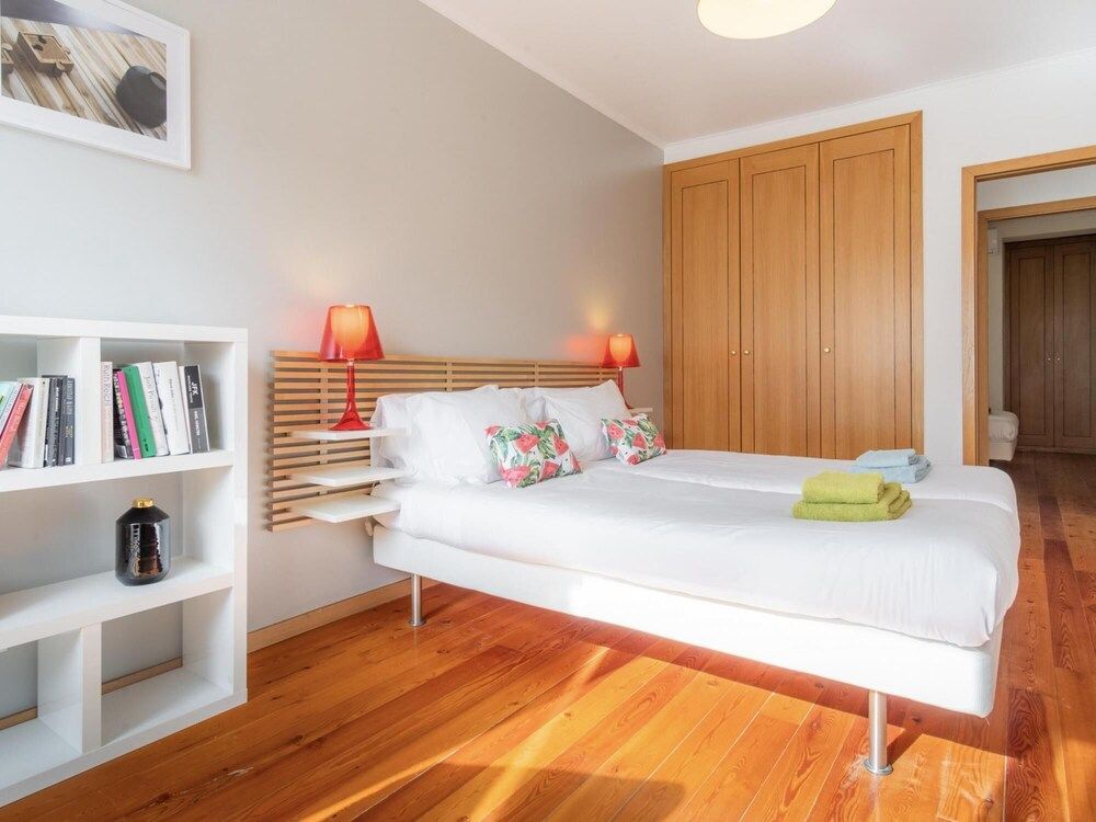 LV Premier Baixa PR2 Elevator City View Balcony Apartment 12