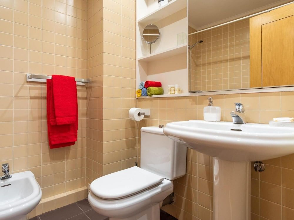 LV Premier Baixa PR2 Elevator City View Balcony Apartment 17