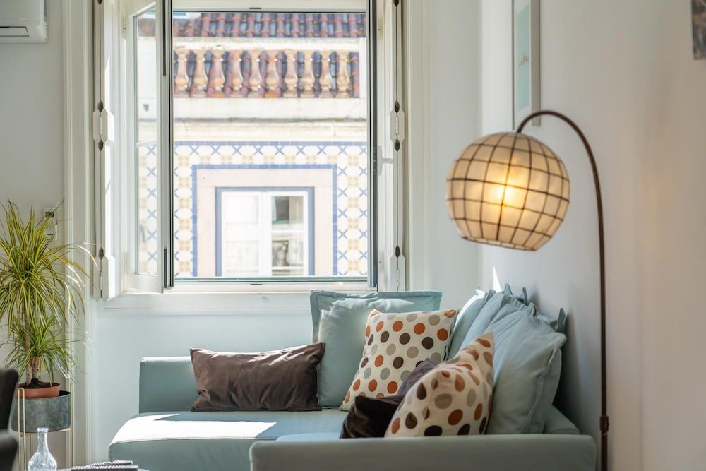 LV Premier Baixa PR2 Elevator City View Balcony Apartment 55