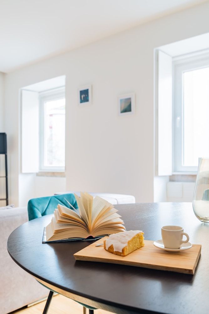2BR Chic&Bright com 120m2 em Campo de Ourique Apartment, 2 Bedrooms 24