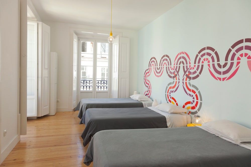 undefined Lisbon Lounge Hostel 4