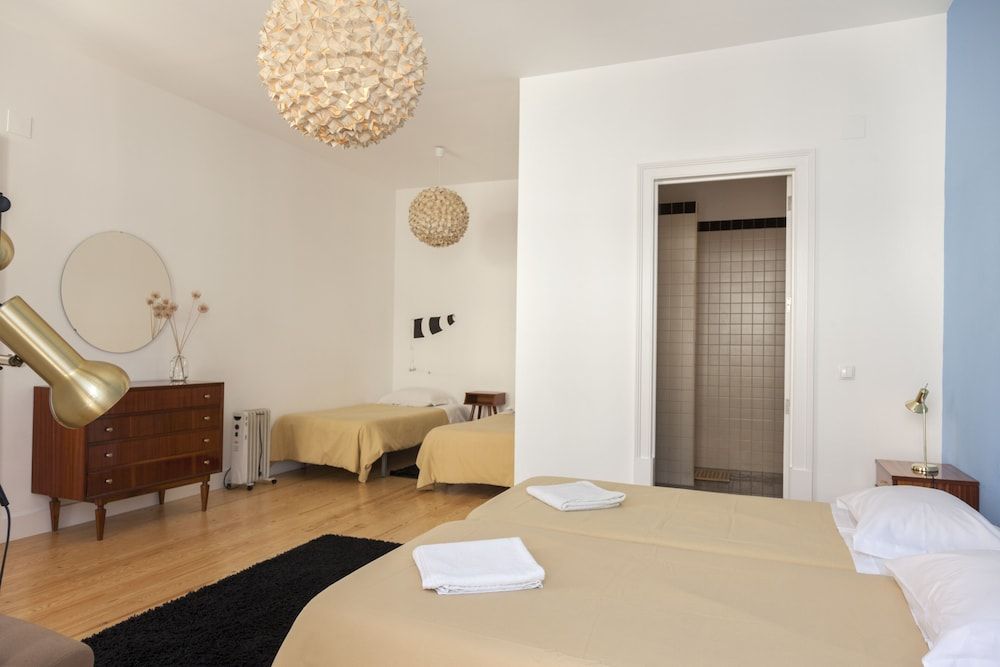 undefined Lisbon Lounge Hostel 8