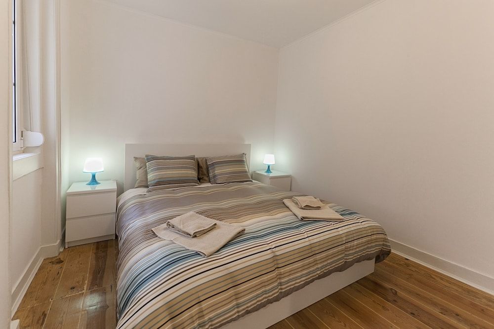 undefined Apartments Center 5