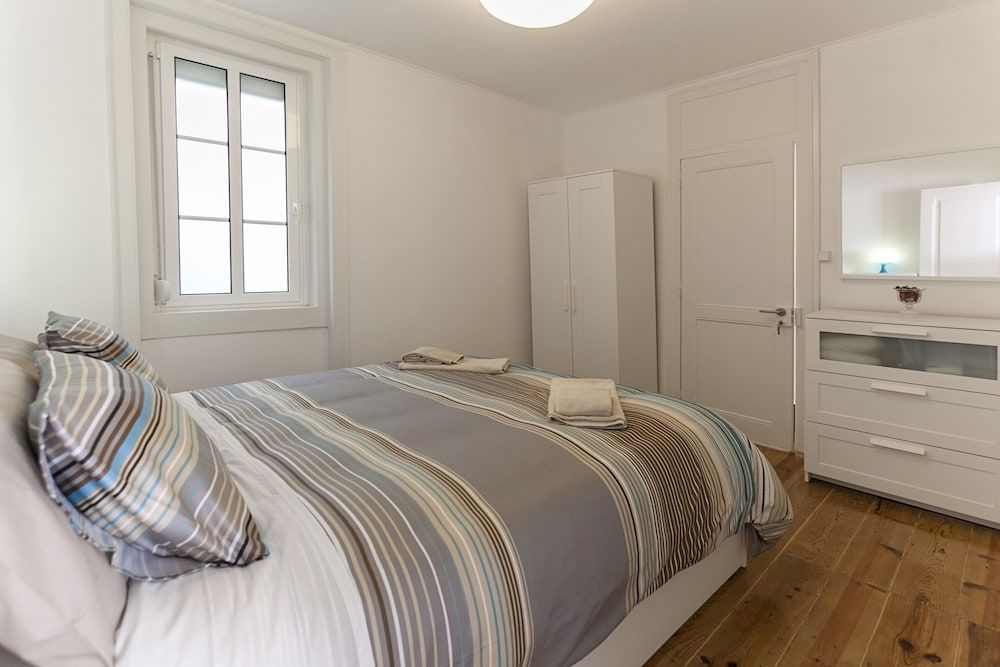 undefined Apartments Center 4